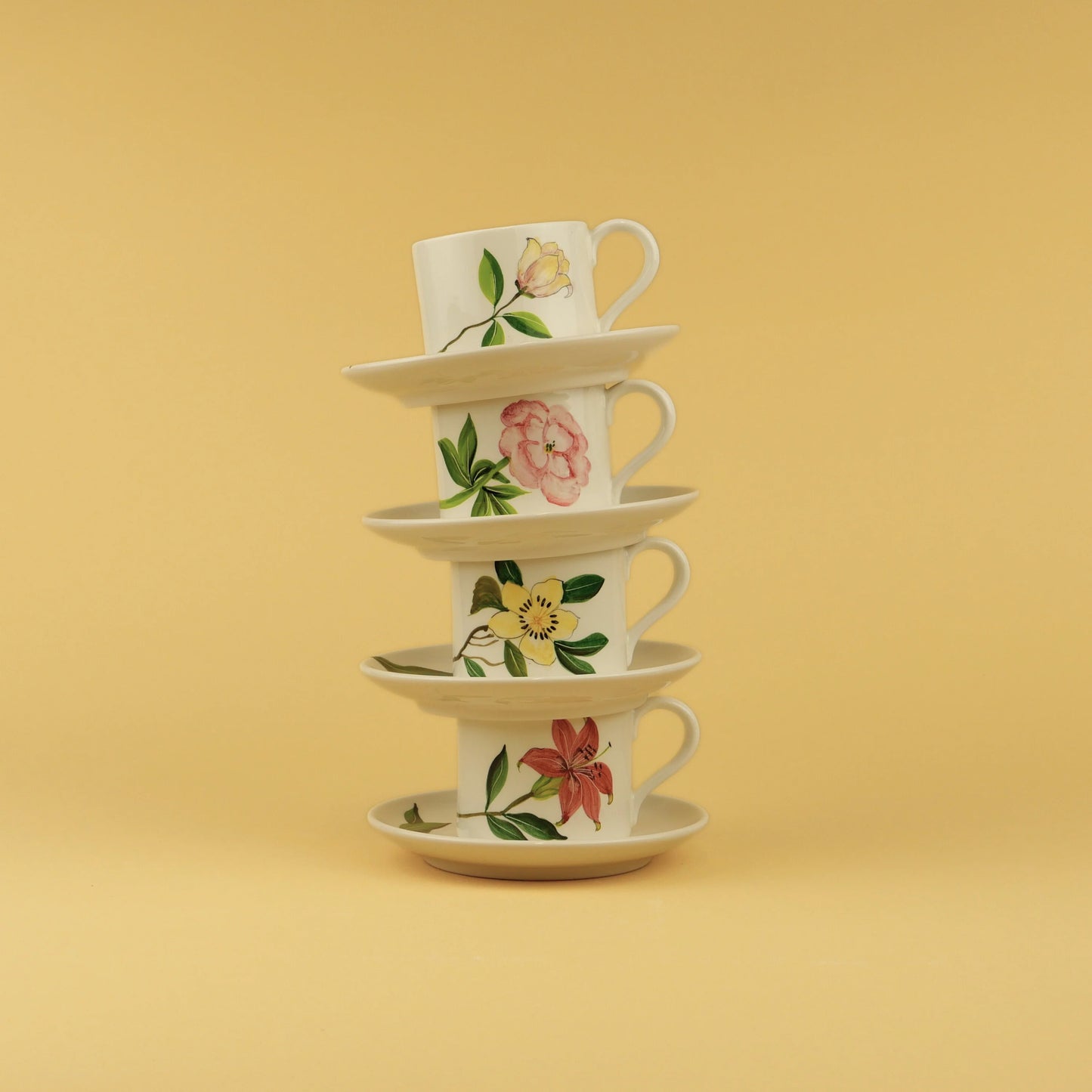 Quiet Floral Mug Set with Saucer (4 Pieces)